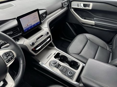 Certified 2023 Ford Explorer XLT w/ Equipment Group 202A image 16