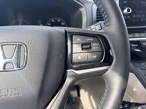 Used 2025 Honda Odyssey EX-L image 18