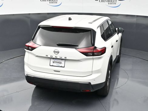 Used 2024 Nissan Rogue S FWD image 26