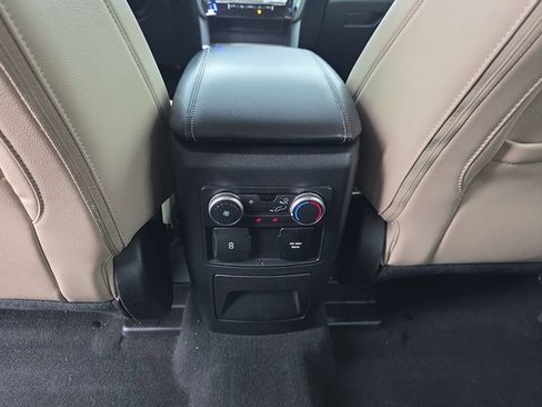 Used 2022 Ford Explorer Limited w/ Equipment Group 301A RWD image 29