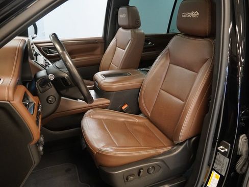 Used 2022 Chevrolet Tahoe High Country w/ Premium Package AWD/4WD image 4