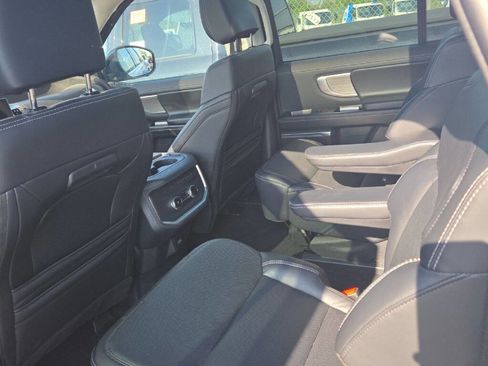 Used 2025 Ford Expedition Max Platinum AWD/4WD image 7