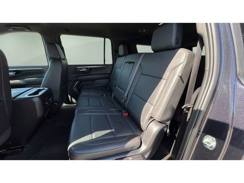 Certified 2025 Chevrolet Suburban Z71 AWD/4WD image 28