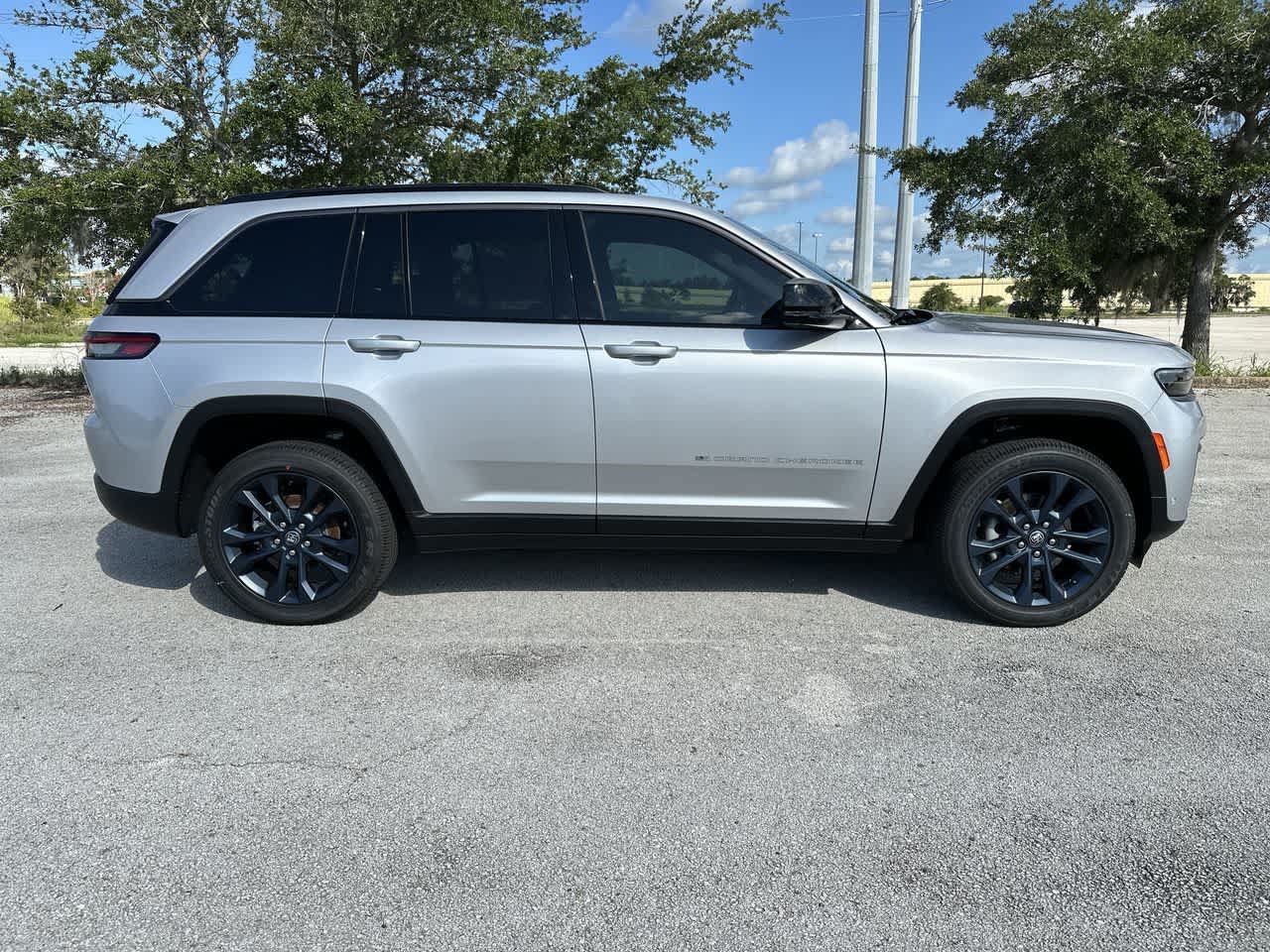 New 2026 Jeep Grand Cherokee Limited AWD/4WD image 15