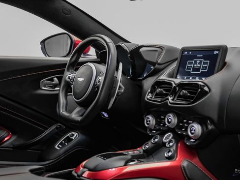 Used 2019 Aston Martin V8 Vantage Coupe RWD image 50