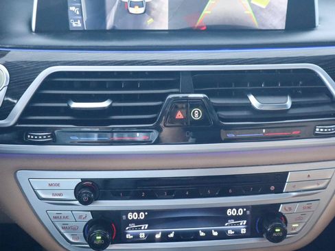 Used 2017 BMW 740i RWD image 21