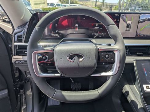 New 2026 INFINITI QX80 Luxe RWD image 12