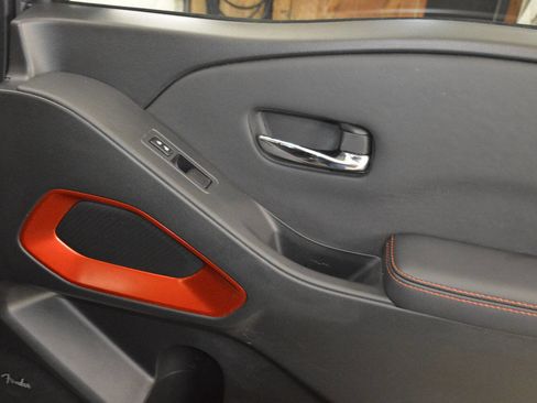 Used 2024 Nissan Frontier PRO-4X w/ Pro Convenience Package image 10