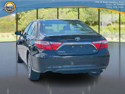 Used 2015 Toyota Camry SE FWD image 3