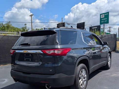 Used 2021 Chevrolet Traverse LT AWD/4WD image 3