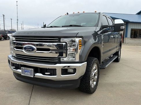 Used 2019 Ford F250 Lariat w/ Chrome Package image 39