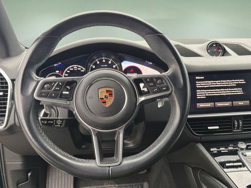 Used 2023 Porsche Cayenne Platinum Edition image 22