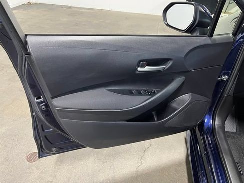 Used 2021 Toyota Corolla LE FWD image 25