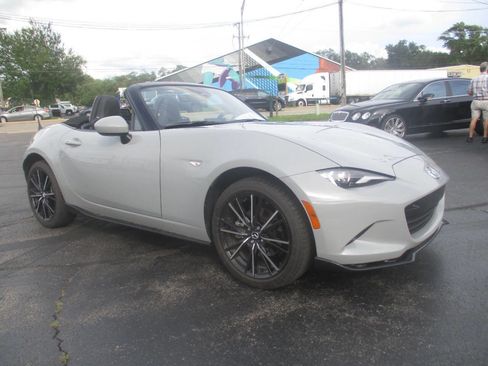 Used 2024 MAZDA MX-5 Miata Grand Touring w/ Appearance Package image 7
