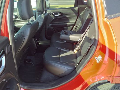 Used 2023 Jeep Compass High Altitude image 17