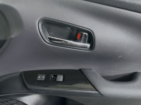 Used 2021 Toyota Prius LE FWD image 31