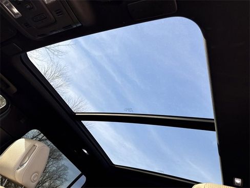 Used 2023 Cadillac Escalade ESV Premium Luxury w/ LPO, Radiant Package image 33