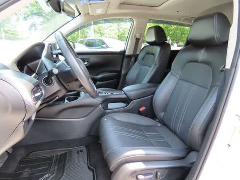Used 2023 Honda HR-V EX-L image 11