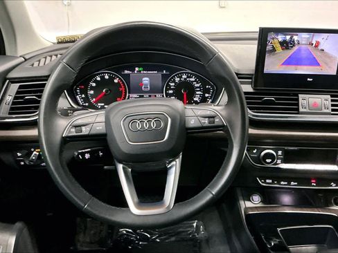 Used 2023 Audi Q5 2.0T Premium w/ Convenience Package image 8