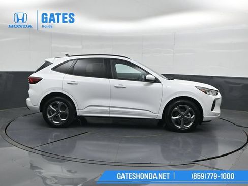 Used 2023 Ford Escape ST-Line Select AWD/4WD image 3