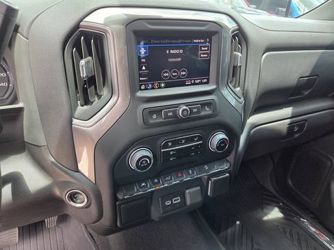 Used 2025 Chevrolet Silverado 1500 Custom Trail Boss AWD/4WD image 21