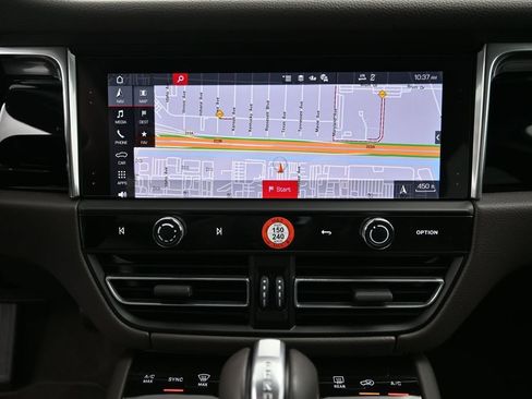 Certified 2026 Porsche Macan AWD/4WD image 14
