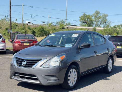 Used 2018 Nissan Versa S Plus FWD image 2