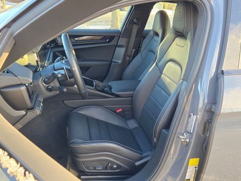 Used 2025 Porsche Panamera 4 image 5
