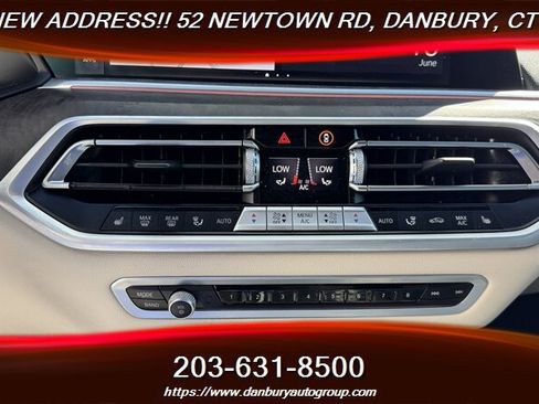 Used 2021 BMW X5 xDrive40i w/ M Sport Package AWD/4WD image 31
