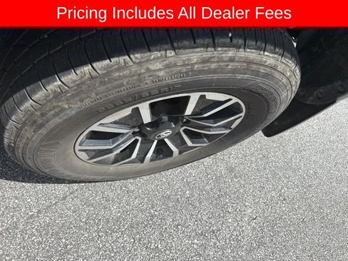 Used 2023 Toyota Tacoma TRD Sport w/ TRD Premium Sport Package AWD/4WD image 15
