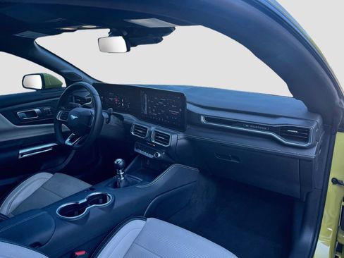 Used 2025 Ford Mustang GT Premium RWD image 28