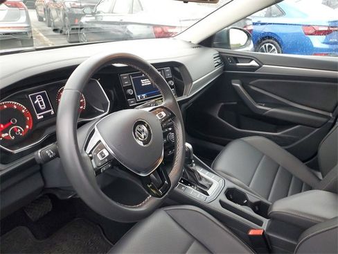 Used 2021 Volkswagen Jetta SE image 17