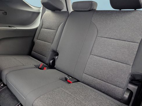 New 2026 Chevrolet Traverse LT image 14