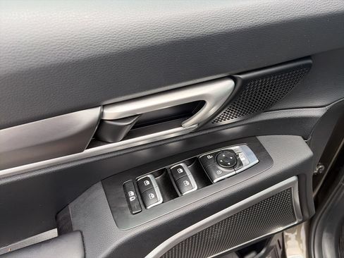 Used 2025 Kia Telluride S FWD image 18