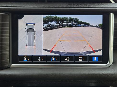 Used 2021 GMC Yukon XL Denali w/ Denali Ultimate Package RWD image 7