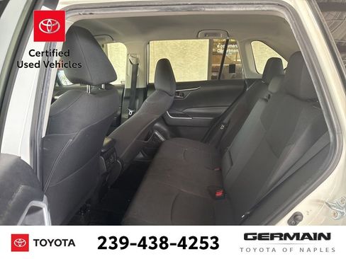 Certified 2021 Toyota RAV4 LE AWD/4WD image 18