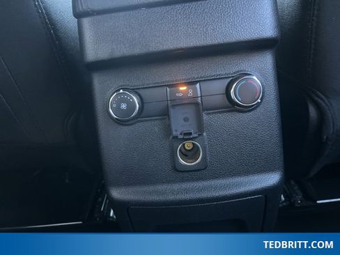 Used 2019 Ford Explorer XLT image 15