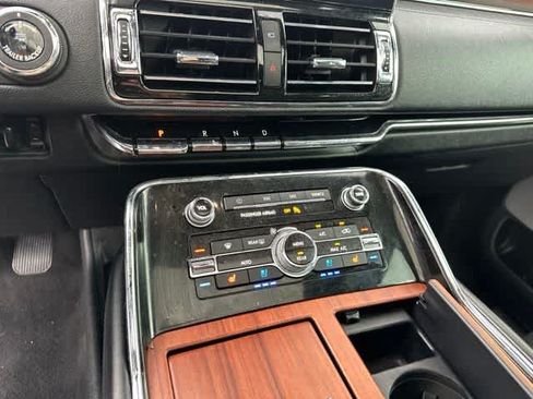 Used 2020 Lincoln Navigator L Reserve w/ Equipment Group 208A Reserve AWD/4WD image 8