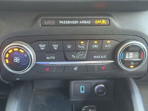 Used 2020 Ford Escape SEL image 23