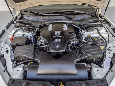 Used 2018 Maserati Ghibli image 16