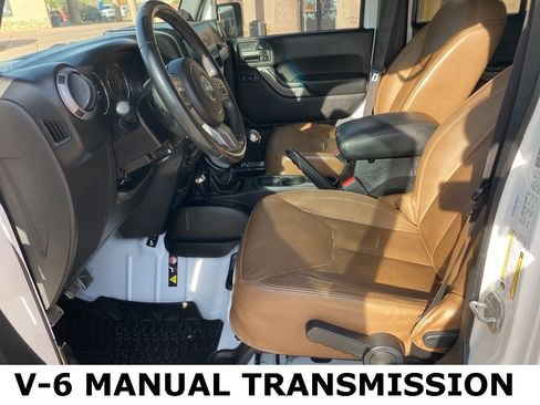 Used 2013 Jeep Wrangler Unlimited Sahara image 26