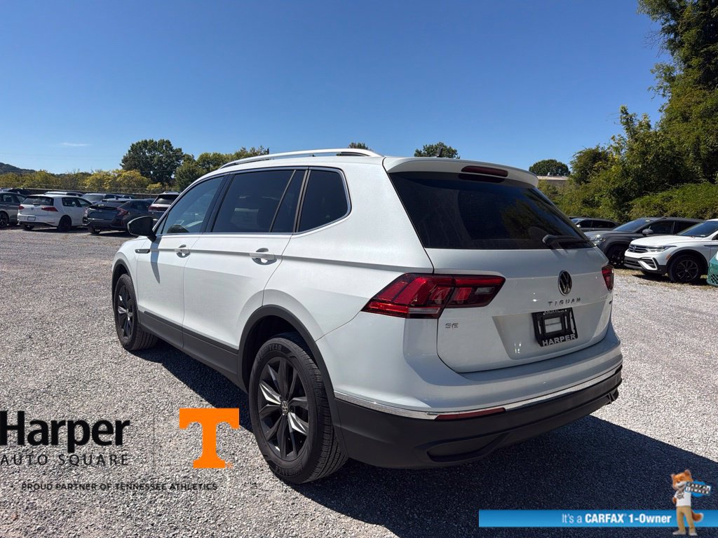 Used 2023 Volkswagen Tiguan SE w/ Panoramic Sunroof Package AWD/4WD image 3