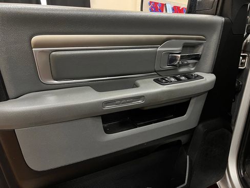 Used 2017 RAM 1500 Classic SLT image 30