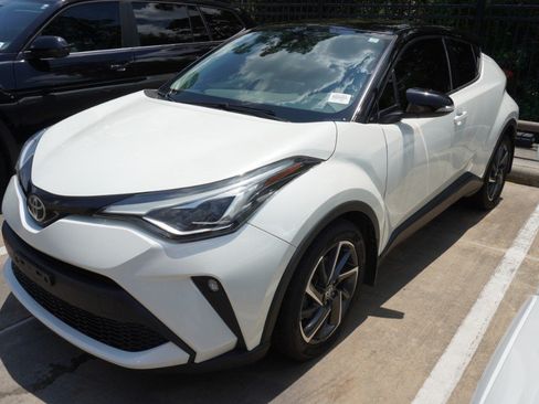 Used 2020 Toyota C-HR Limited FWD image 11