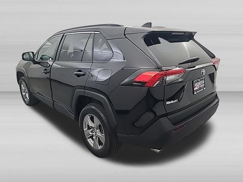 Used 2025 Toyota RAV4 XLE AWD/4WD image 6