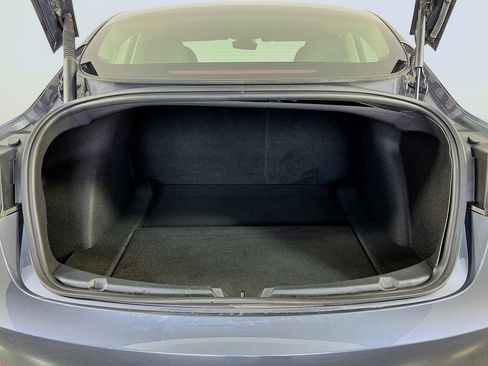 Used 2023 Tesla Model 3 Standard Range RWD image 9