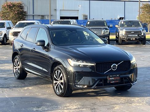 Used 2023 Volvo XC60 B5 Plus AWD/4WD image 5