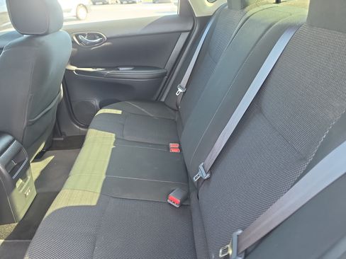 Used 2019 Nissan Sentra S w/ Appearance Package FWD image 11