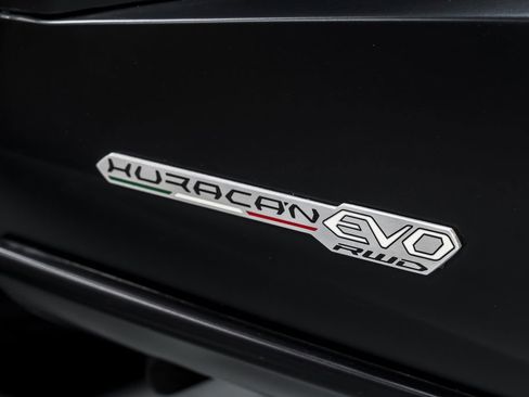 Used 2022 Lamborghini Huracan EVO RWD image 49