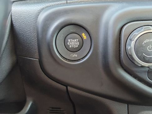 Used 2020 Jeep Gladiator Overland w/ Popular Equipment Package image 21